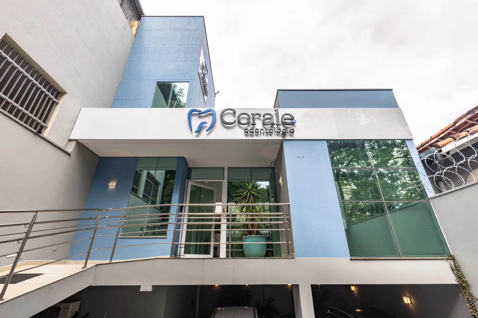 Fachada externa da Corale Odontologia em Guarulhos