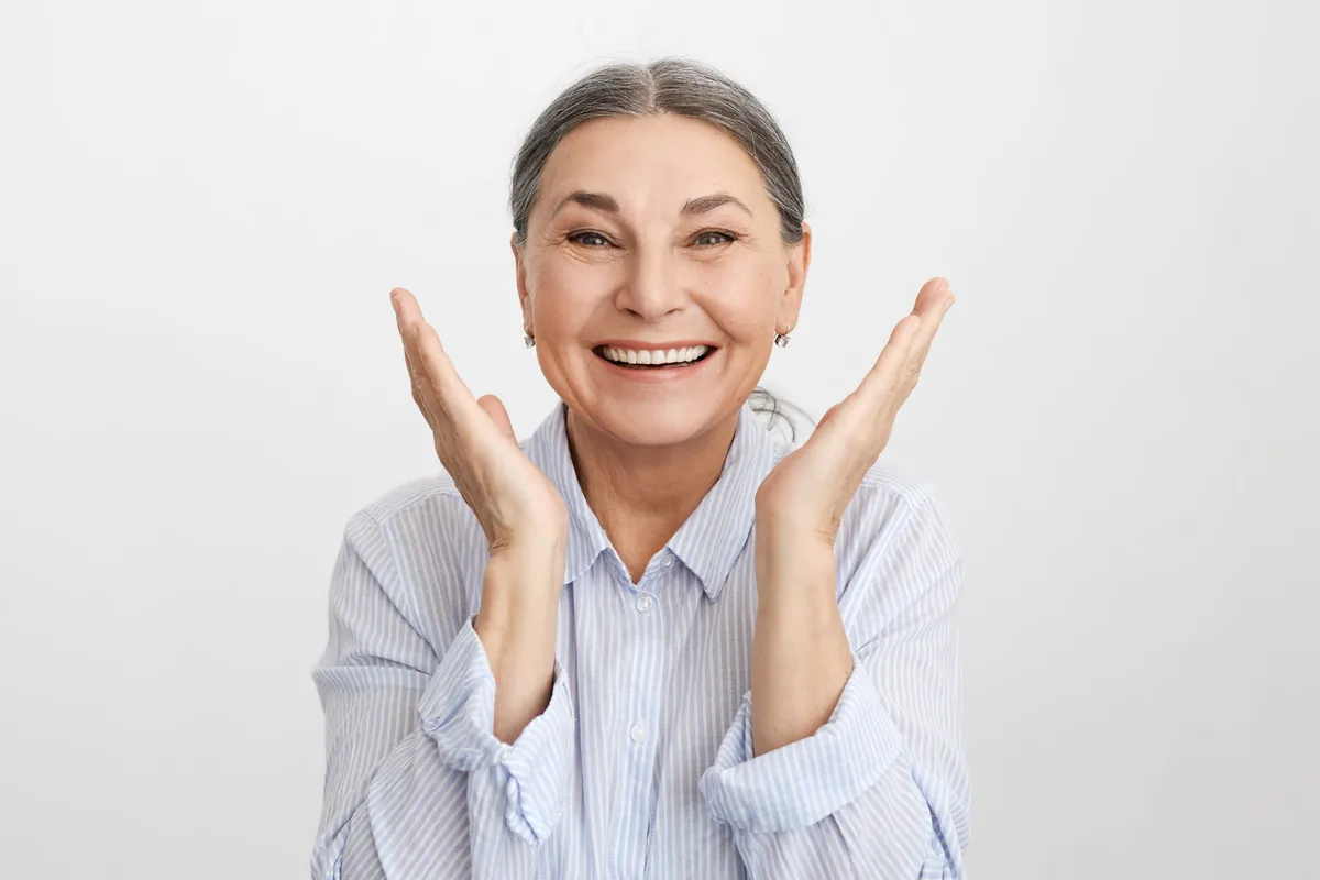 Próteses dentárias — sorriso natural e seguro
